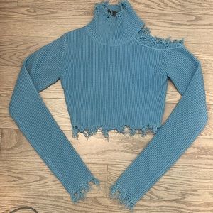 SIGNATURE Crop Frayed Sweater